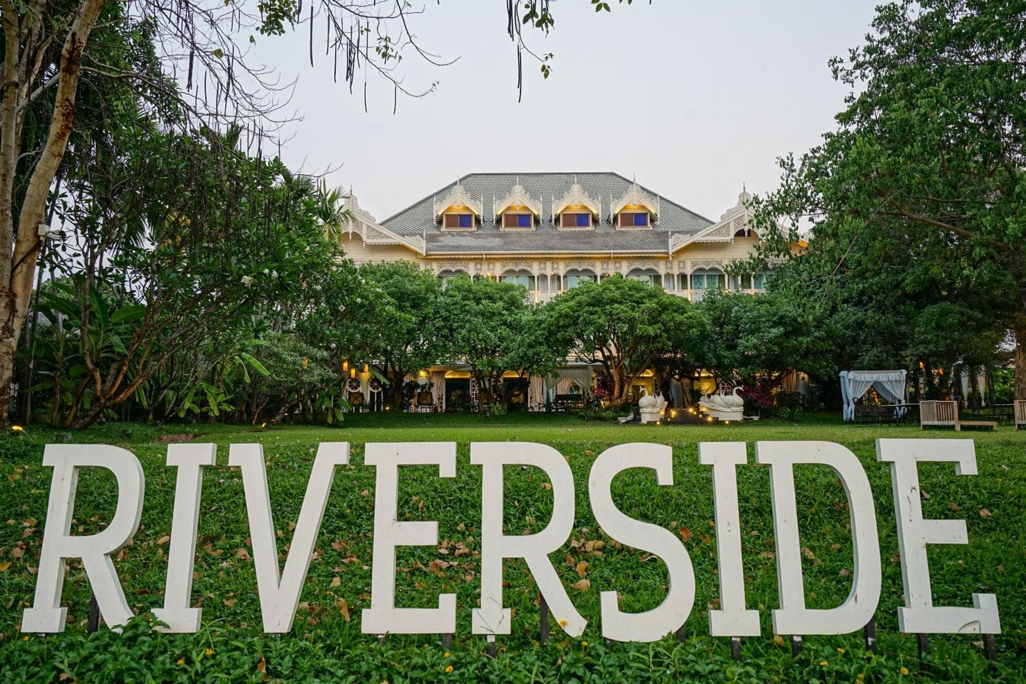 At Pingnakorn Riverside Hotel